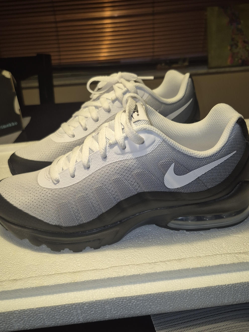 Nike Air Max Style Gray & Black Athletic Sneakers